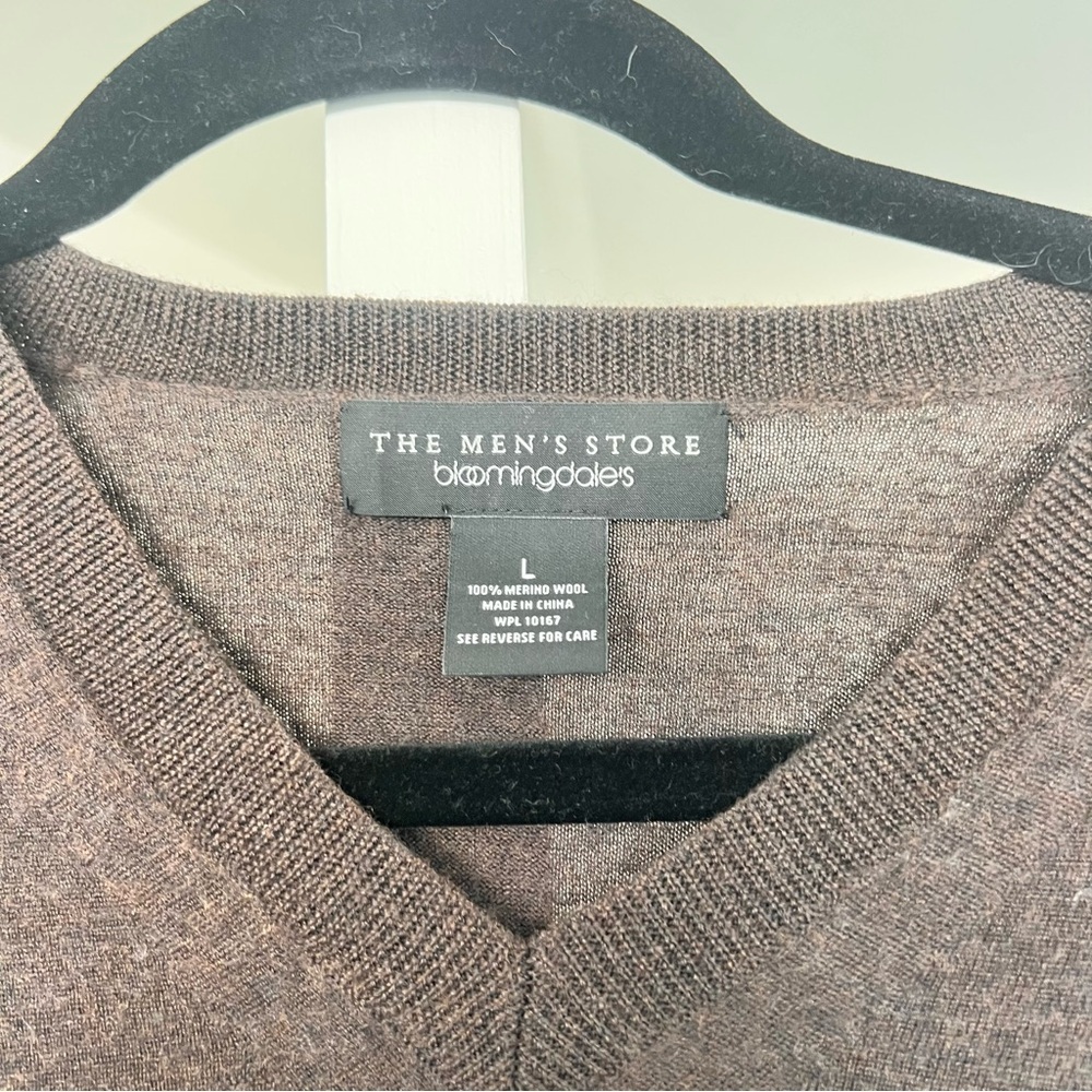 Bloomingdales Men's 100% Merino Wool V-Neck Sweater- Best For A S View 3
